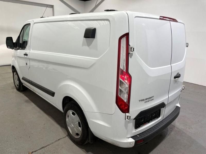 Gebraucht Ford Transit Custom Trend 131 PS (96 kW) 2023 Frozen white Van