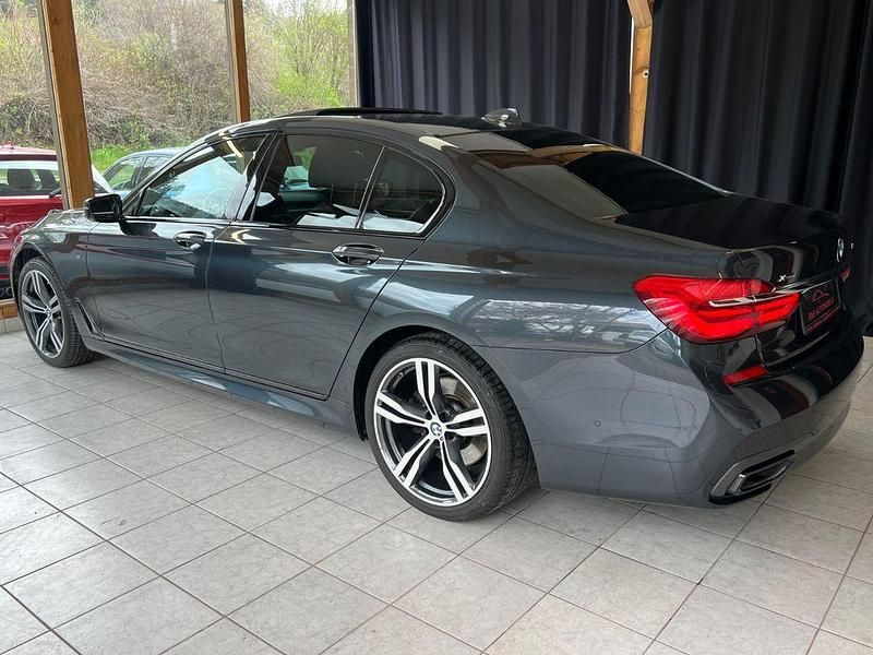 Gebraucht BMW 730 M Sport 265 PS (194 kW) 2020 Grau Limousine