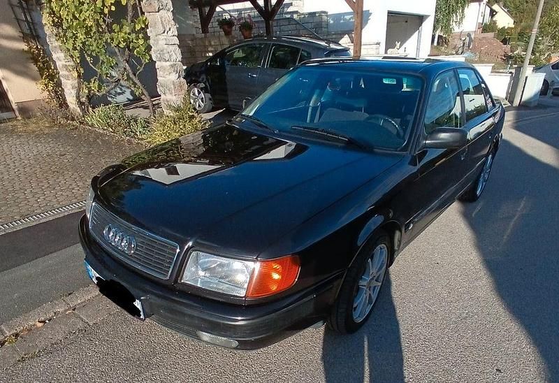 Schwarz Gebraucht 1993 Audi 100 Limousine | 5.850 € - Bild 1/4