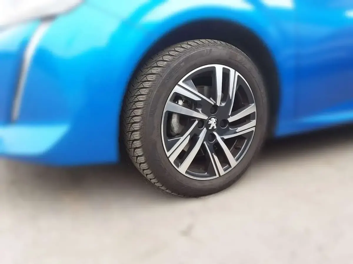 Gebraucht Peugeot 208 Allure 101 PS (74 kW) 2023 Vertigo blau Kleinwagen