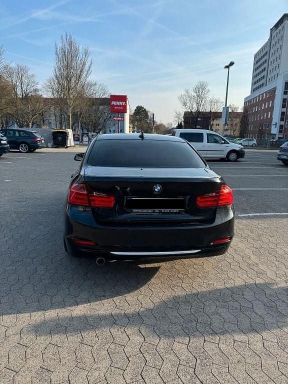 Gebraucht BMW 318 Luxury Line 143 PS (105 kW) 2015 Schwarz Limousine