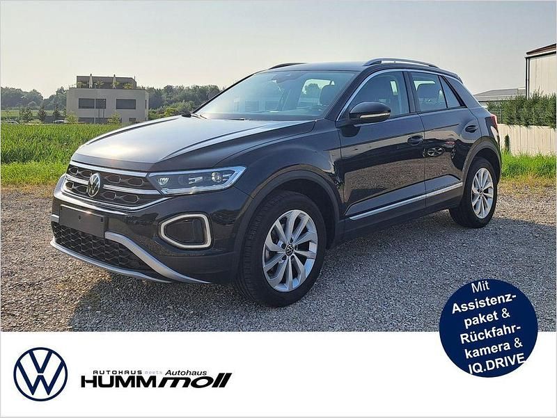 Deep black perleffekt Gebraucht 2024 VW T-Roc Style SUV | 30.900 € (Fairer Preis) - Bild 1/4