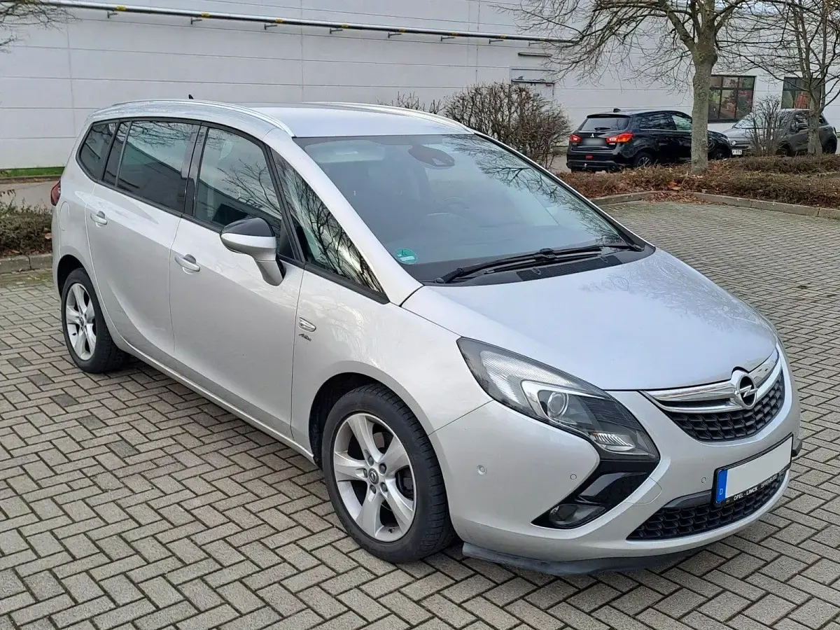 Gebraucht Opel Zafira Tourer Active 150 PS (110 kW) 2014 Silber Van / Kleinbus