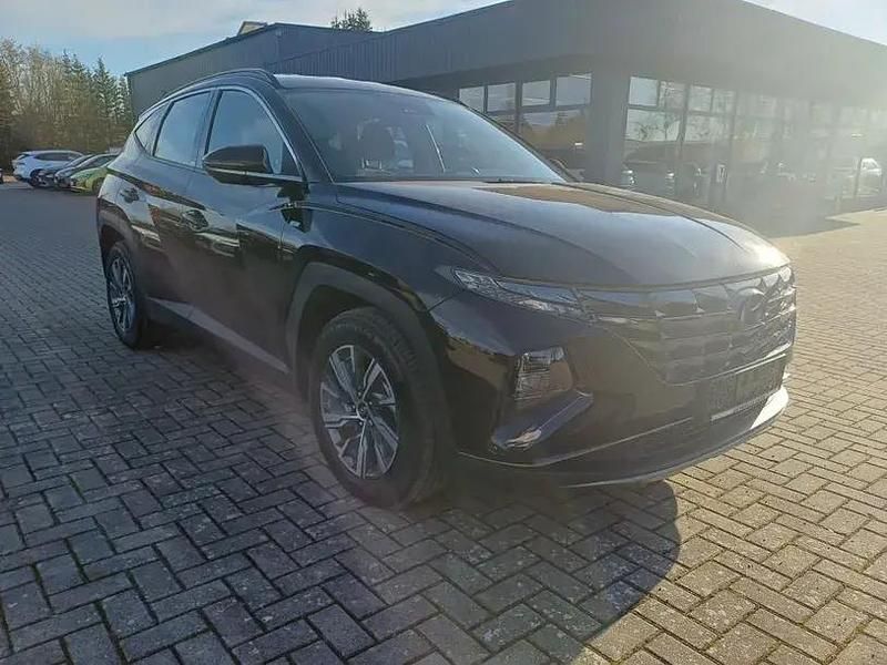 Gebraucht Hyundai Tucson Select 136 PS (100 kW) 2021 Schwarz SUV