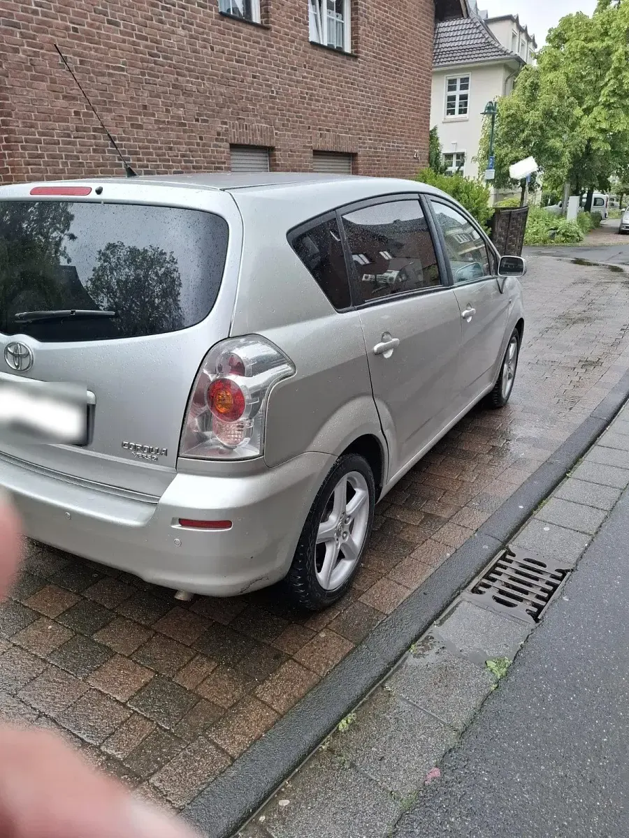 Gebraucht Toyota Corolla Verso 130 PS (95 kW) 2006 Silber Van / Kleinbus