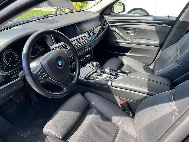 Gebraucht BMW 525 Luxury Line 218 PS (160 kW) 2015 Schwarz Kombi