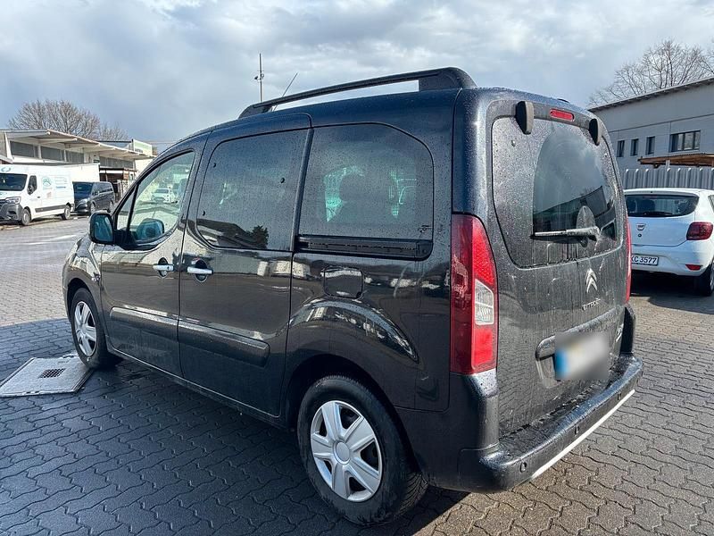 Gebraucht Citroën Berlingo 93 PS (68 kW) 2014 Schwarz Van / Kleinbus