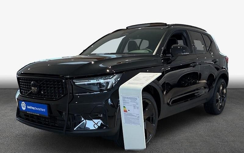 Neu Volvo XC40 Plus 197 PS (144 kW) 2026 Schwarz SUV