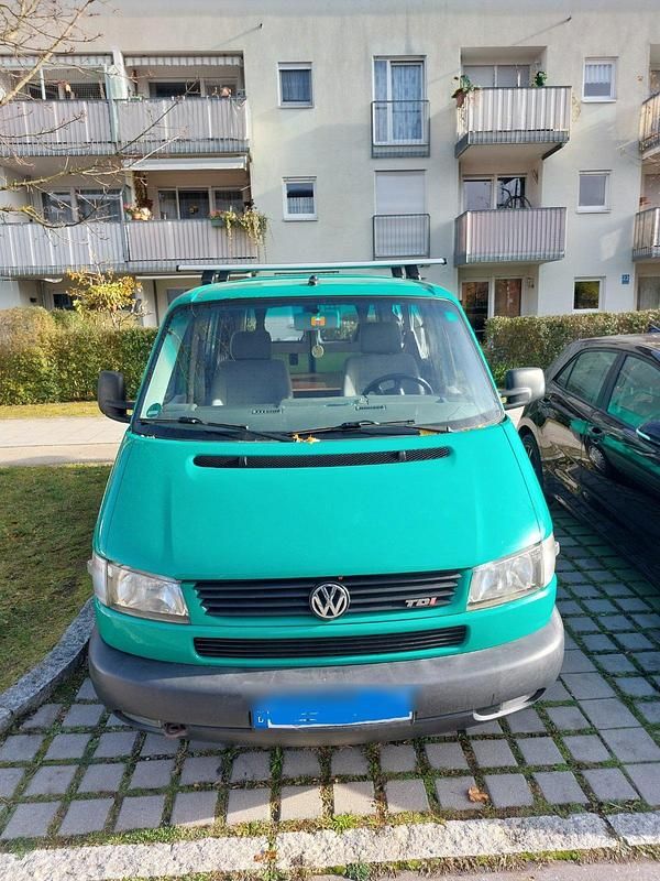 Grün Gebraucht 2000 VW Caravelle Van / Kleinbus | 6.500 € (Guter Preis) - Bild 1/4