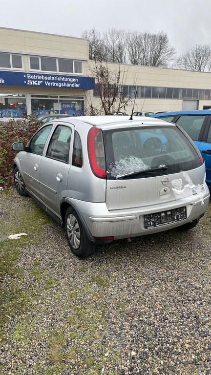 Silber Gebraucht 2006 Opel Corsa Limousine | 550 € (Superpreis) - Bild 1/4