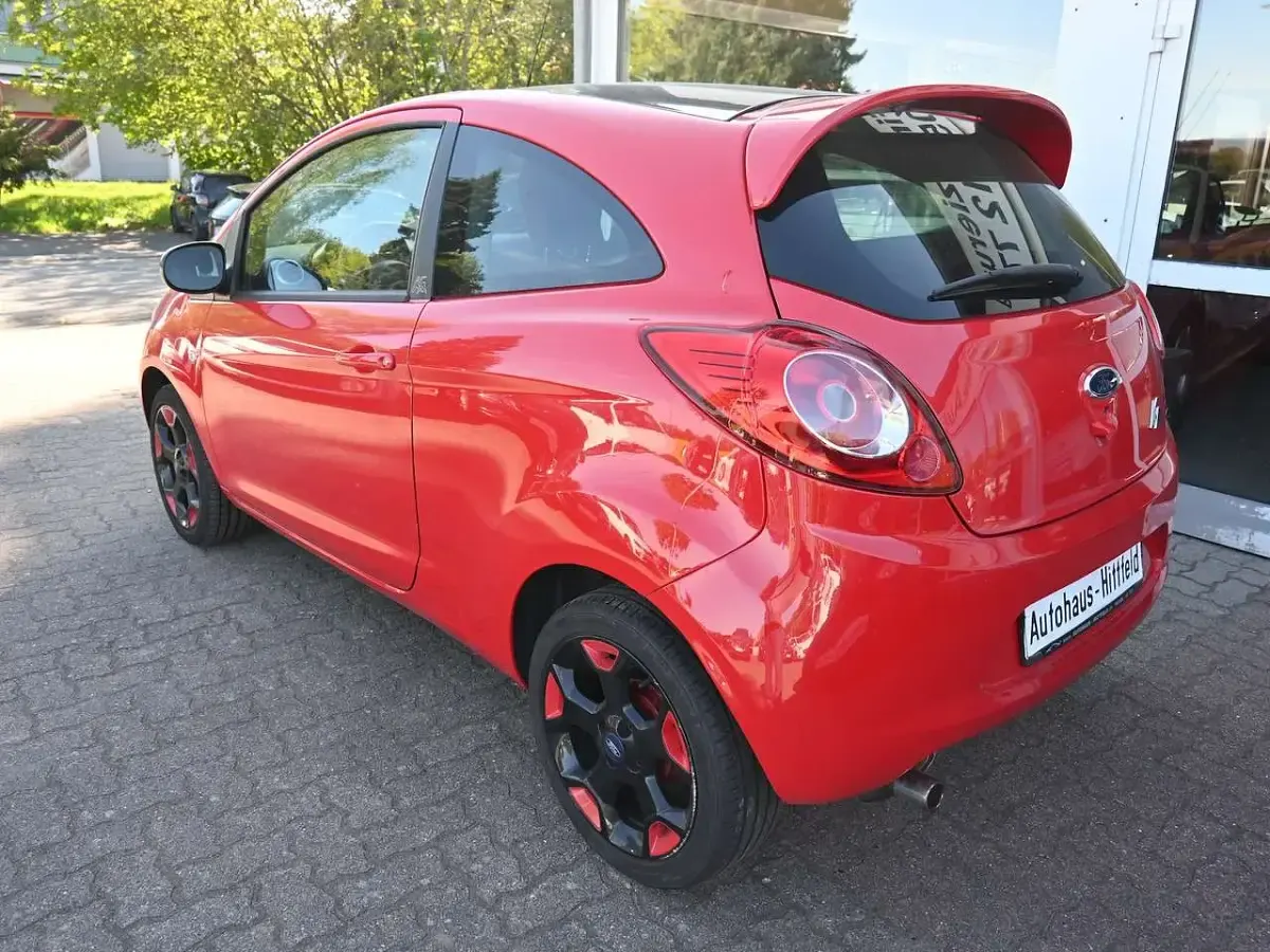 Gebraucht Ford Ka Titanium 69 PS (50 kW) 2015 Rot Kleinwagen