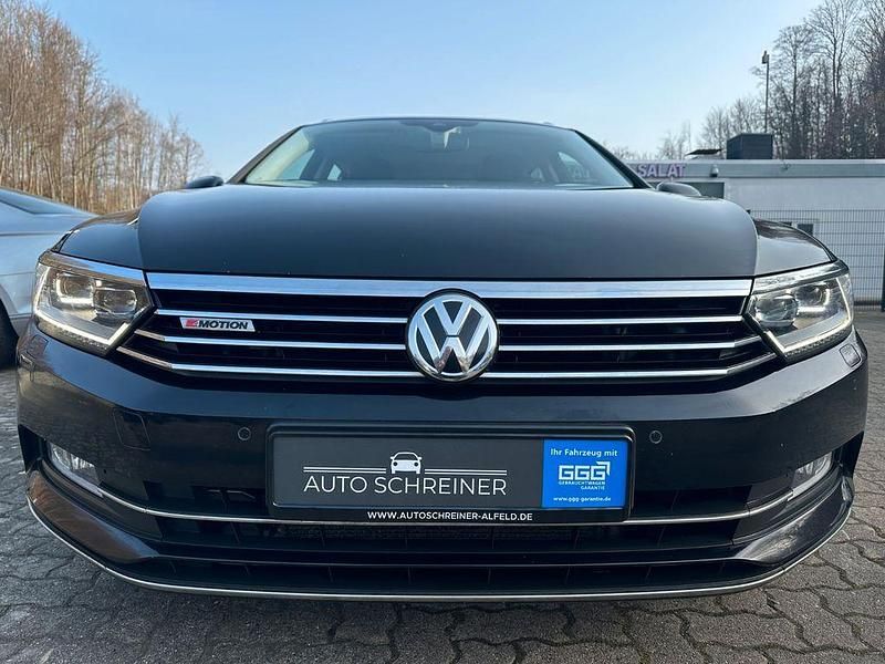 Gebraucht VW Passat Highline 239 PS (175 kW) 2015 Schwarz Kombi