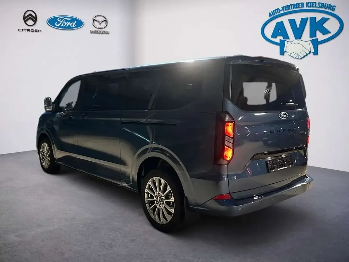 Gebraucht Ford Tourneo Titanium 150 PS (110 kW) 2025 Blau Van / Kleinbus