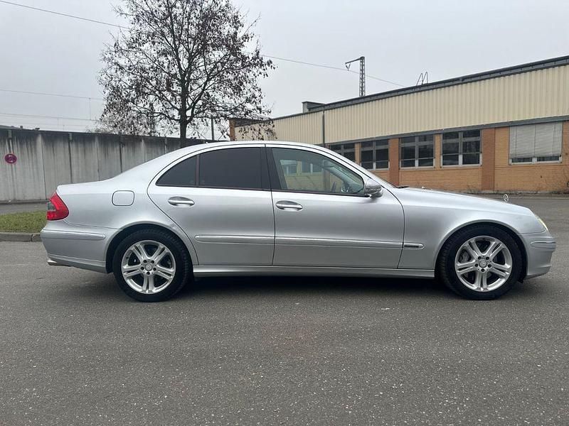 Gebraucht Mercedes E350 Elegance 292 PS (214 kW) 2007 Silber Limousine