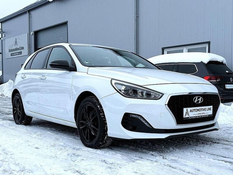 Weiß Gebraucht 2019 Hyundai i30 YES! Limousine | 10.950 € (Guter Preis) - Bild 1/4
