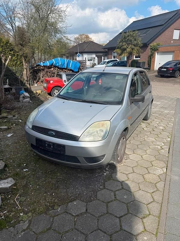 Gebraucht Ford Fiesta 60 PS (44 kW) 2005 Silber Kleinwagen