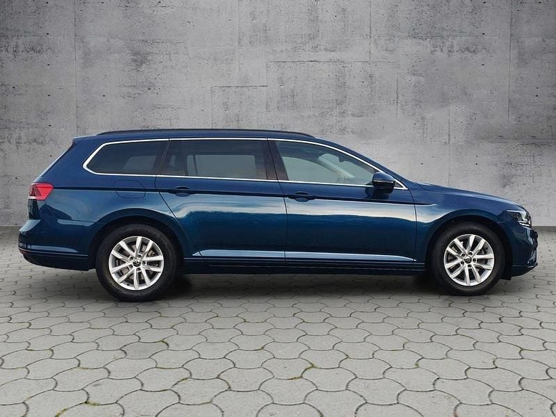 Gebraucht VW Passat Business 150 PS (110 kW) 2021 Blau Kombi