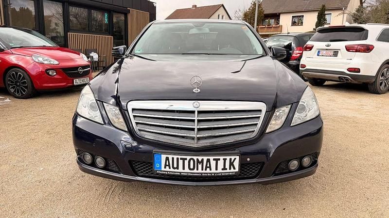 Gebraucht Mercedes E220 170 PS (125 kW) 2010 Blau Limousine