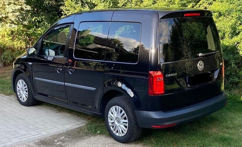 Gebraucht VW Caddy Trendline 102 PS (75 kW) 2016 Schwarz Van / Kleinbus