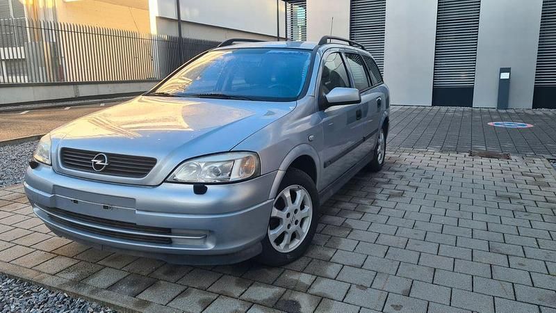 Gebraucht Opel Astra 101 PS (74 kW) 2002 Silber Kombi