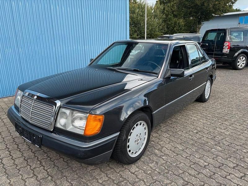 Schwarz Gebraucht 1989 Mercedes 230 Limousine | 4.400 € - Bild 1/4
