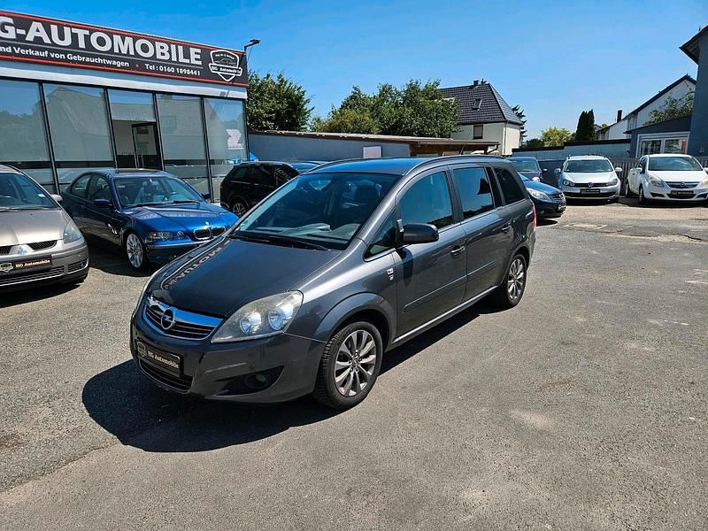 Grau Gebraucht 2013 Opel Zafira Van / Kleinbus | 3.990 € (Guter Preis) - Bild 1/4