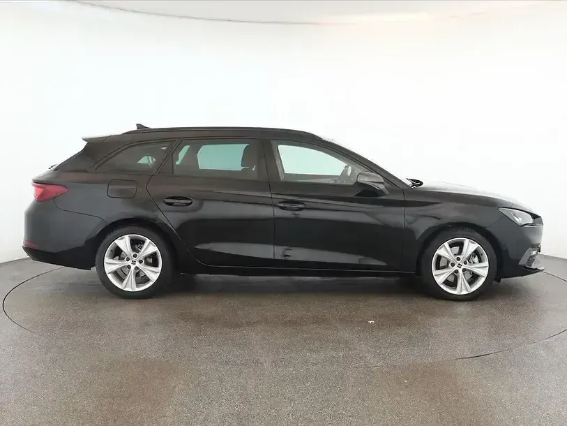Gebraucht Seat Leon FR 150 PS (110 kW) 2024 Midnight schwarz Limousine