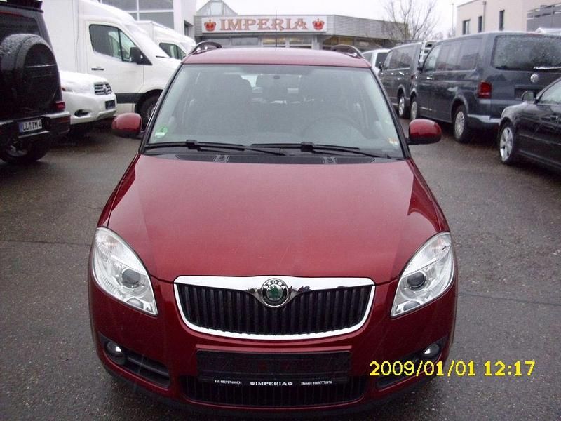 Rot Gebraucht 2009 Skoda Fabia Ambiente Kombi | 2.999 € (Fairer Preis) - Bild 1/4