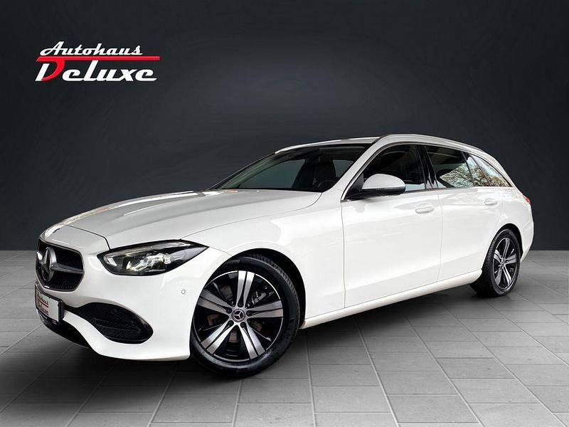 Weiß Gebraucht 2022 Mercedes C200 Avantgarde Limousine | 23.900 € (Guter Preis) - Bild 1/4