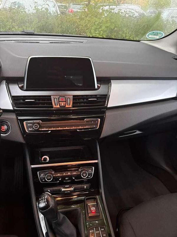 Gebraucht BMW 216 Advantage 116 PS (85 kW) 2018 Grau Van / Kleinbus