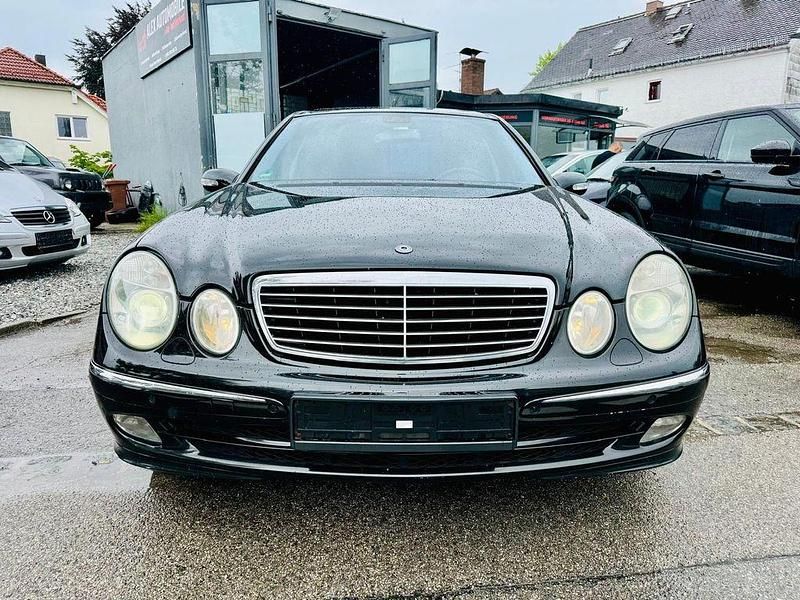 Gebraucht Mercedes E220 Avantgarde 150 PS (110 kW) 2002 Schwarz Limousine