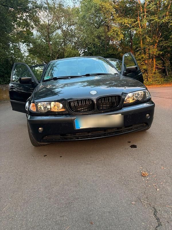 Schwarz Gebraucht 2004 BMW 320 Limousine | 1.800 € (Superpreis) - Bild 1/4