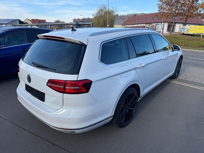 Gebraucht VW Passat Comfortline 239 PS (175 kW) 2015 Weiß Kombi