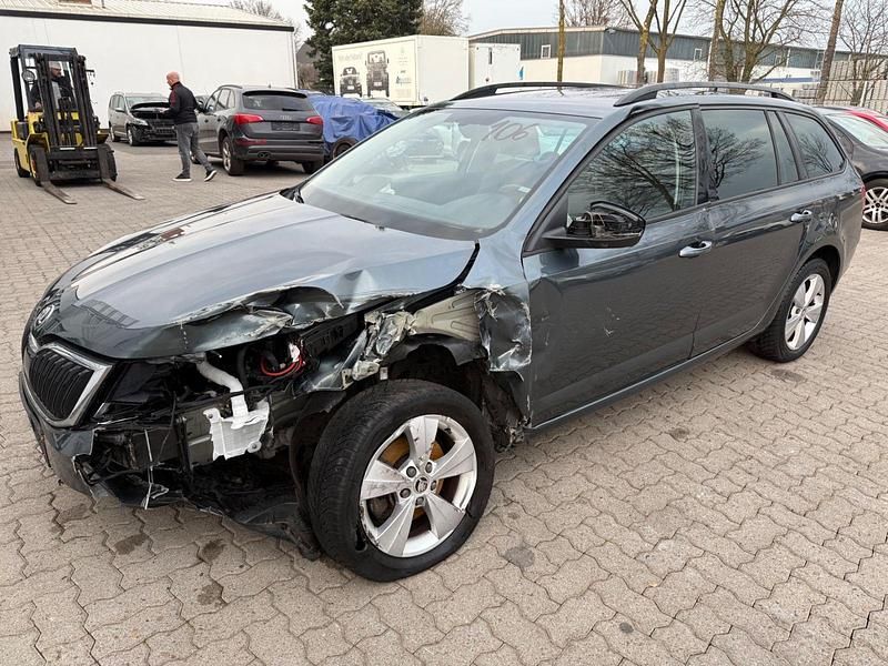 Gebraucht Skoda Octavia Style 116 PS (85 kW) 2019 Grau Kombi
