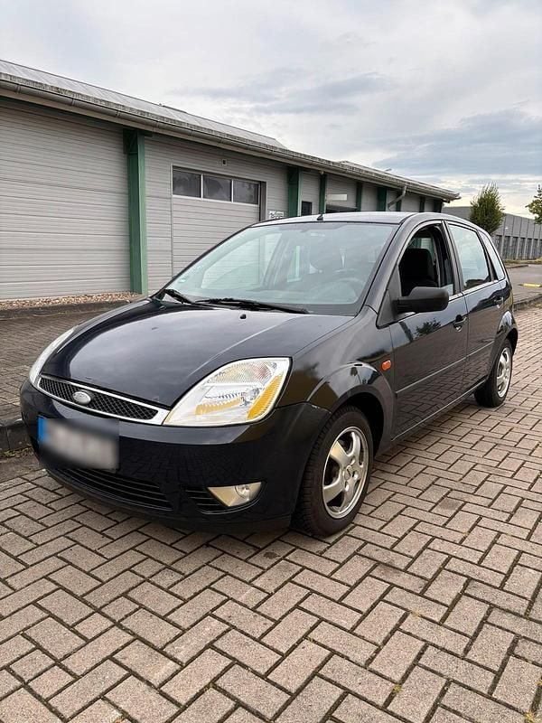 Blau Gebraucht 2005 Ford Fiesta Kleinwagen | 890 € (Fairer Preis) - Bild 1/4
