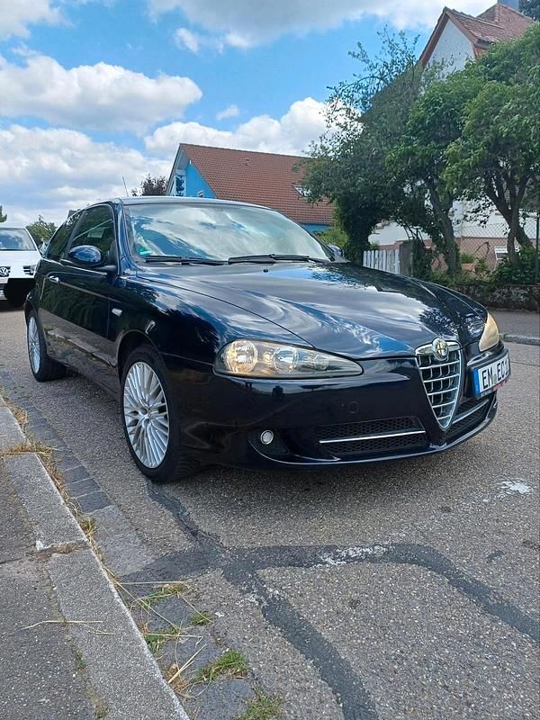 Blau Gebraucht 2008 Alfa Romeo 147 Kleinwagen | 1.800 € (Fairer Preis) - Bild 1/4