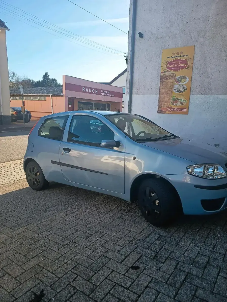 Gebraucht Fiat Punto 75 PS (55 kW) 2006 Blau Kleinwagen