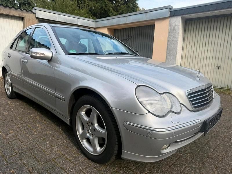 Silber Gebraucht 2001 Mercedes C240 Avantgarde Limousine | 2.390 € (Guter Preis) - Bild 1/4