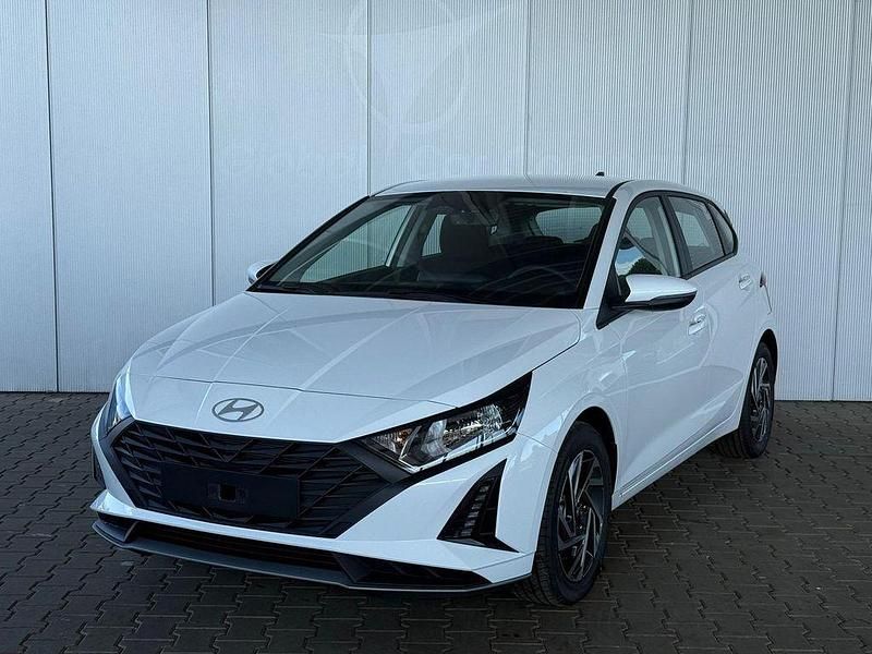 Atlas white Neu 2025 Hyundai i20 Comfort Limousine | 17.400 € (Guter Preis) - Bild 1/4