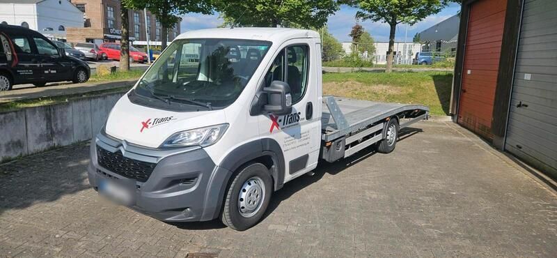 Weiß Gebraucht 2016 Citroën Jumper Van / Kleinbus | 13.500 € - Bild 1/4