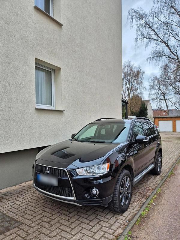 Gebraucht Mitsubishi Outlander 185 PS (136 kW) 2011 Schwarz SUV