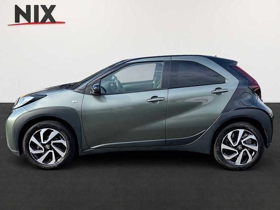 Gebraucht Toyota Aygo X Basis 72 PS (52 kW) 2023 Cardamon green metallic/ night sky black SUV