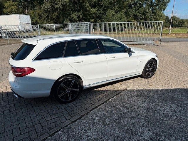 Gebraucht Mercedes C300e 194 PS (142 kW) 2020 Weiß Kombi