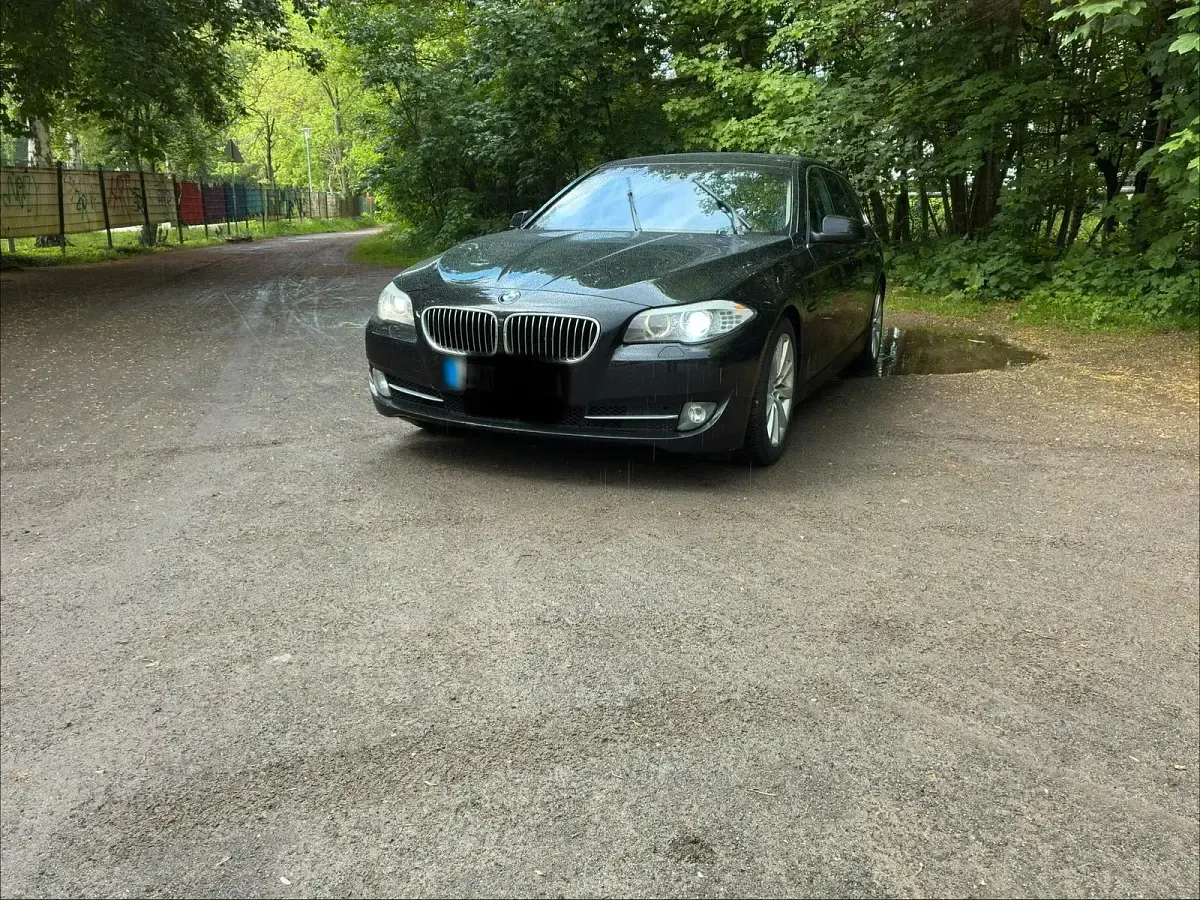 Gebraucht BMW 525 204 PS (150 kW) 2011 Schwarz Kombi