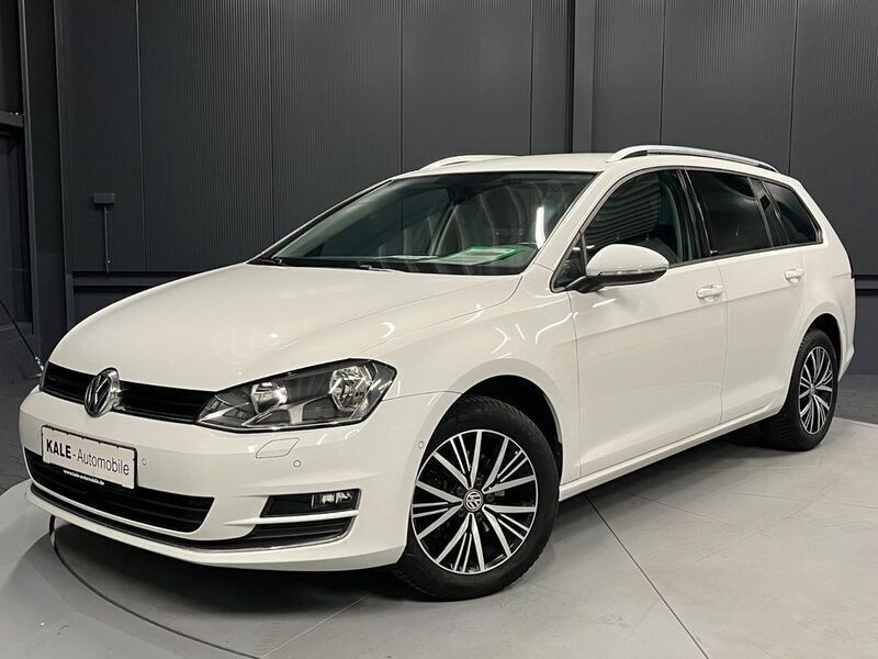 Weiß (pure white) Gebraucht 2016 VW Golf VII Allstar Kombi | 13.490 € (Fairer Preis) - Bild 1/4