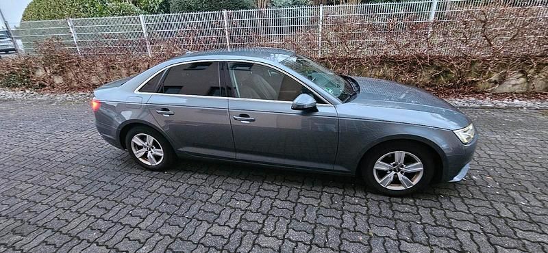 Gebraucht Audi A4 150 PS (110 kW) 2016 Grau Limousine