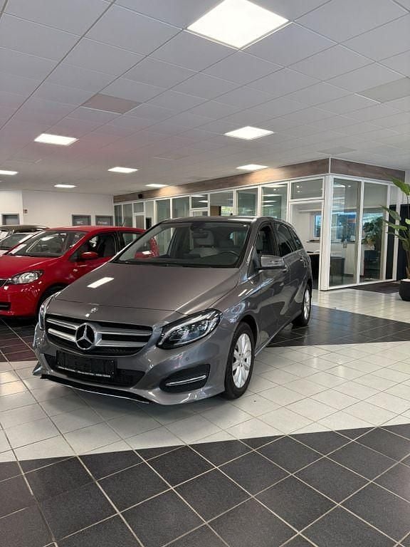 Gebraucht Mercedes B200 156 PS (114 kW) 2016 Grau Van / Kleinbus