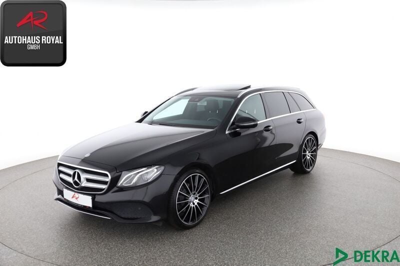 Schwarz Gebraucht 2017 Mercedes E220 AMG Kombi | 26.880 € (Guter Preis) - Bild 1/4
