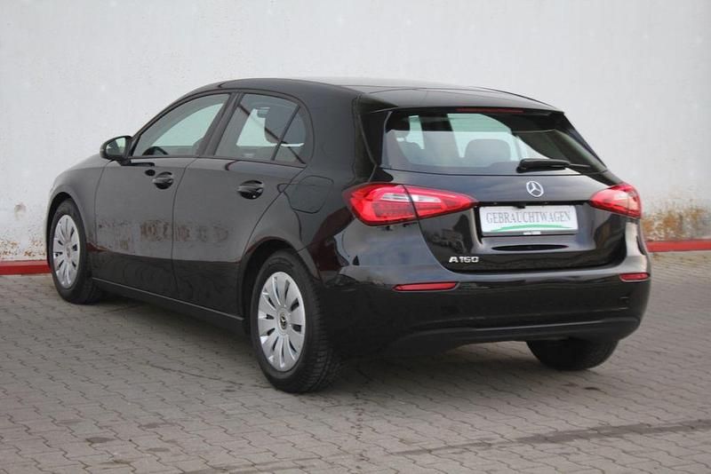 Gebraucht Mercedes A160 109 PS (80 kW) 2021 Schwarz Limousine