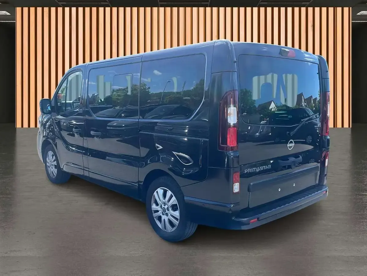 Second-hand Nissan Primastar Tekna 170 CP (125 kW) 2025 Negru Monovolum